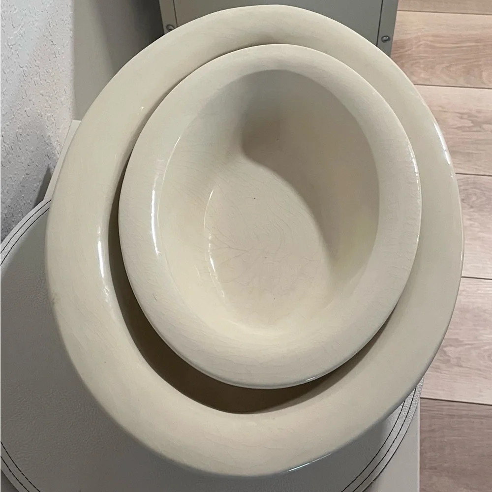 Set of Cream Oval Serving Bowls